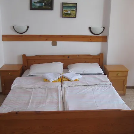 Guest house Sotirovi 2*